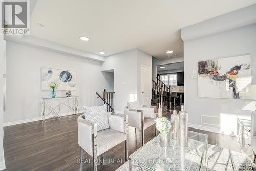 18 Thomas Swanson Street, Markham, ON - Indoor Photo Showing Living Room