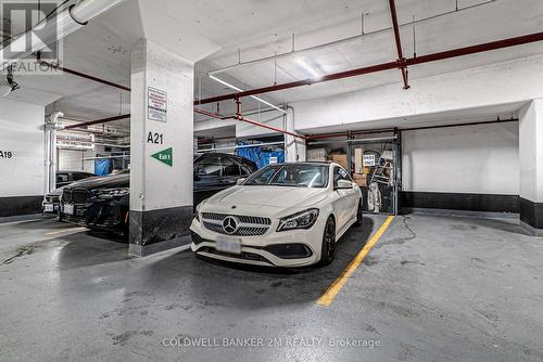817 - 2433 Dufferin Street, Toronto (Briar Hill-Belgravia), ON - Indoor Photo Showing Garage