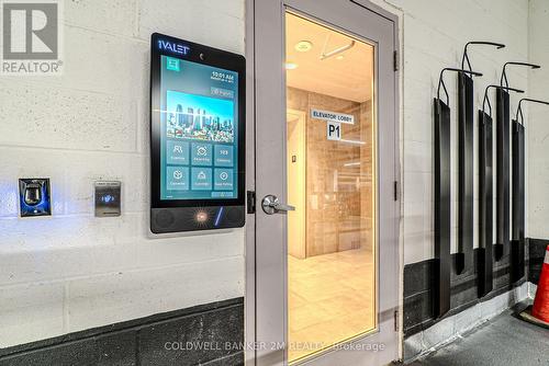 817 - 2433 Dufferin Street, Toronto (Briar Hill-Belgravia), ON - Indoor Photo Showing Other Room