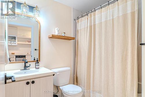 817 - 2433 Dufferin Street, Toronto (Briar Hill-Belgravia), ON - Indoor Photo Showing Bathroom