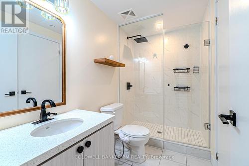 817 - 2433 Dufferin Street, Toronto (Briar Hill-Belgravia), ON - Indoor Photo Showing Bathroom