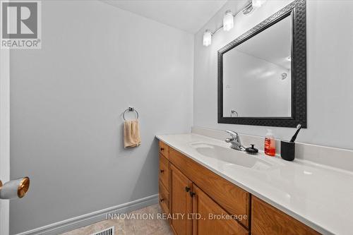 Great sized vanity - 82 Stokes Crescent E, Ottawa, ON - Indoor Photo Showing Bathroom
