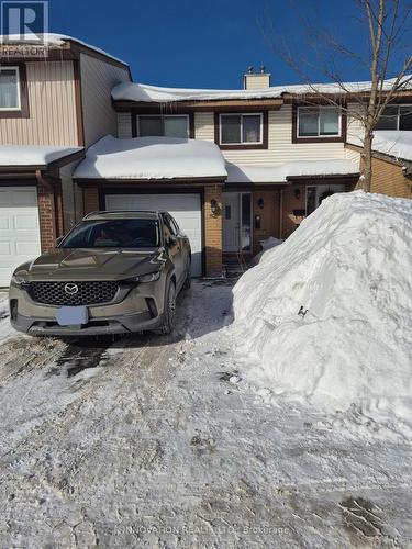 82 STOKES CRESCENT E  Ottawa, ON K2L 2Z4