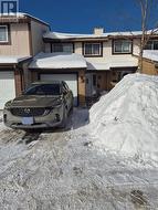 82 STOKES CRESCENT E  Ottawa, ON K2L 2Z4