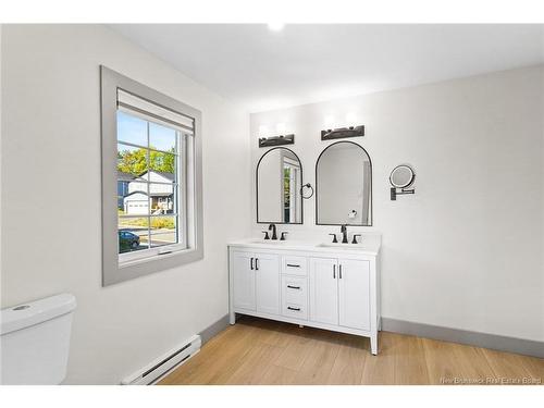 5 Stapleton St, Fredericton, NB 