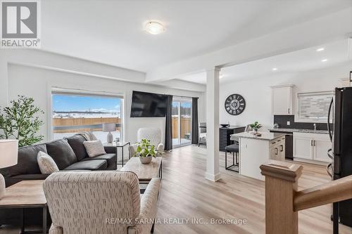 63 Rosina Lane, Zorra (Thamesford), ON - Indoor Photo Showing Living Room