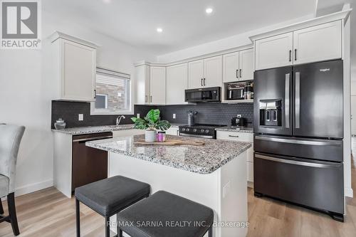 63 Rosina Lane, Zorra (Thamesford), ON - Indoor Photo Showing Kitchen With Upgraded Kitchen