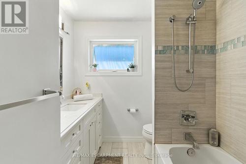 2224 Ghent Avenue, Burlington, ON - Indoor Photo Showing Bathroom