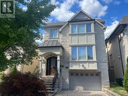 82 HOLMES AVENUE  Toronto, ON M2N 4M2