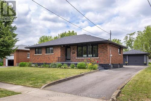 76 SECOND STREET  Welland (Lincoln/Crowland), ON L3B 4T6