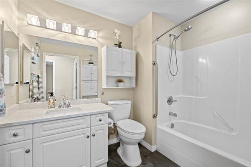 408-265 Froelich Road, Kelowna, BC - Indoor Photo Showing Bathroom