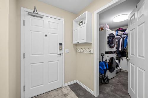 408-265 Froelich Road, Kelowna, BC - Indoor Photo Showing Laundry Room