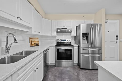 408-265 Froelich Road, Kelowna, BC - Indoor Photo Showing Kitchen With Stainless Steel Kitchen With Double Sink With Upgraded Kitchen