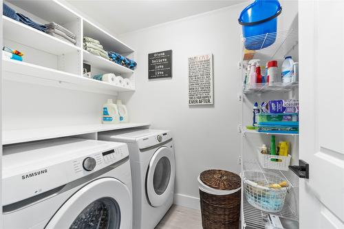 30-1999 15 Avenue, Vernon, BC - Indoor Photo Showing Laundry Room
