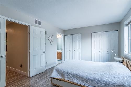 156-1995 Burtch Road, Kelowna, BC - Indoor Photo Showing Bedroom