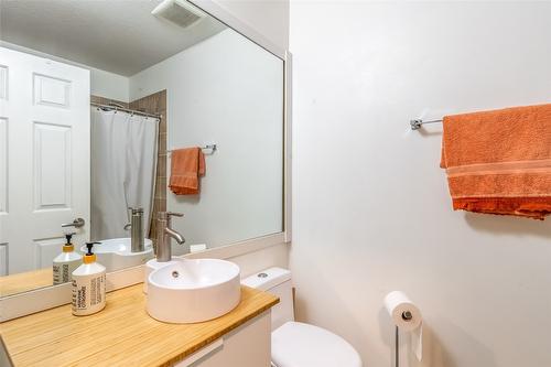 156-1995 Burtch Road, Kelowna, BC - Indoor Photo Showing Bathroom