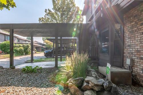 156-1995 Burtch Road, Kelowna, BC - Outdoor