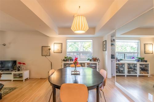 156-1995 Burtch Road, Kelowna, BC - Indoor Photo Showing Dining Room