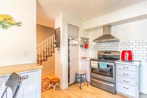 156-1995 Burtch Road, Kelowna, BC - Indoor