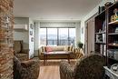 807-737 Leon Avenue, Kelowna, BC  - Indoor Photo Showing Living Room 