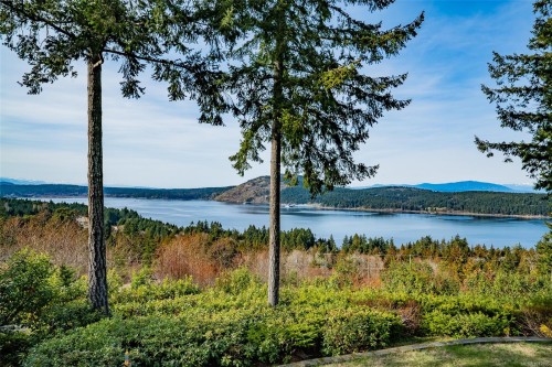 8225 Southwind Dr, Lantzville, BC 