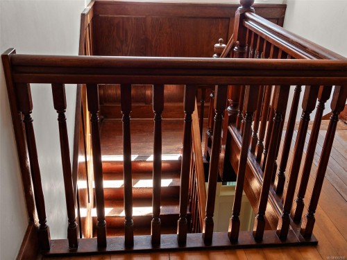 1353 Craigdarroch Rd, Victoria, BC 