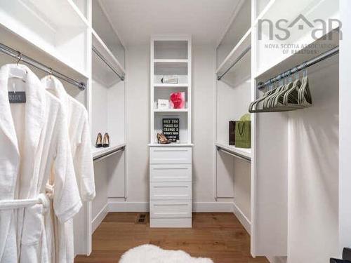 368 Shore Drive, Bedford, NS 