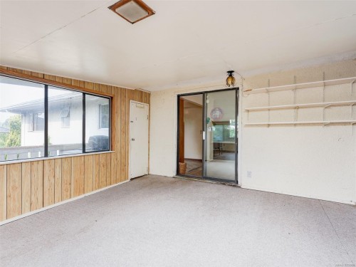 723 Genevieve Rd, Saanich, BC 