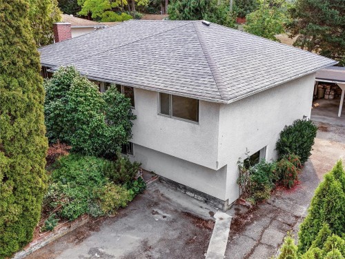 723 Genevieve Rd, Saanich, BC 
