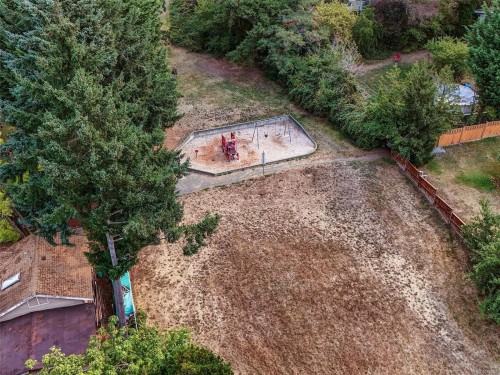 723 Genevieve Rd, Saanich, BC 