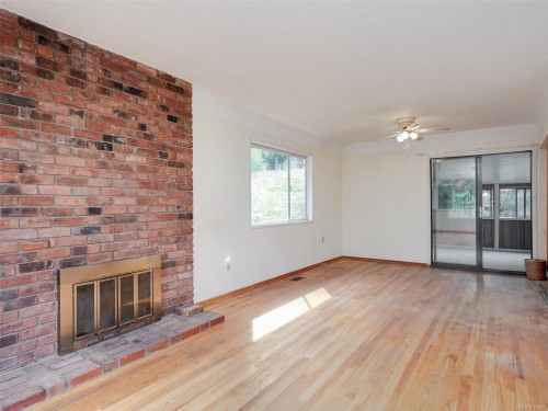 723 Genevieve Rd, Saanich, BC 