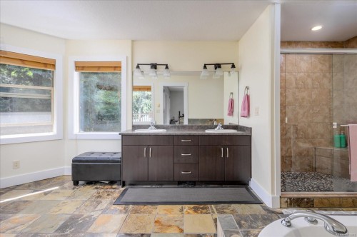 213 Shiloh Dr, Nanaimo, BC 