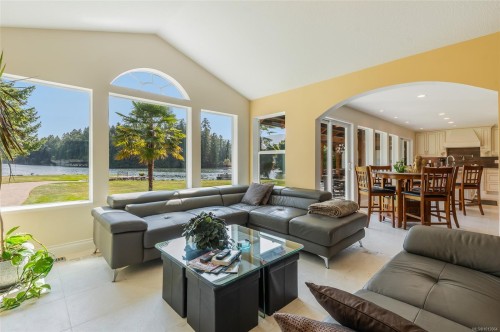 4718/4720 Shell Beach Rd, Ladysmith, BC 