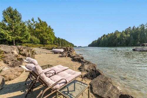 4718/4720 Shell Beach Rd, Ladysmith, BC 