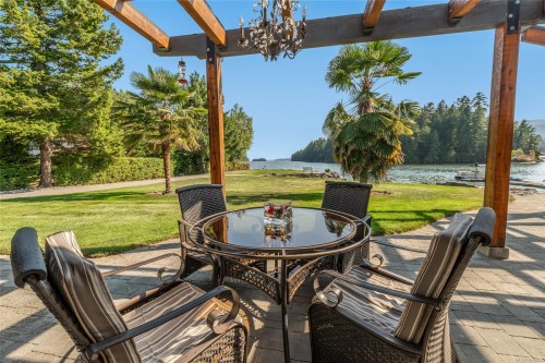 4718/4720 Shell Beach Rd, Ladysmith, BC 