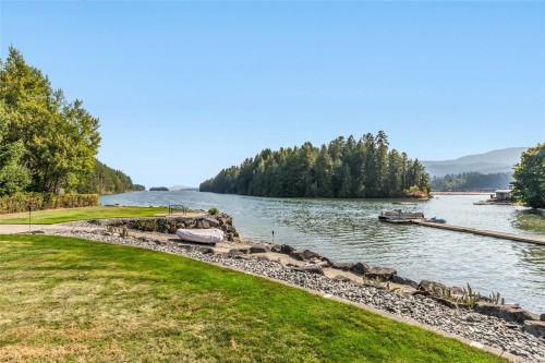4718/4720 Shell Beach Rd, Ladysmith, BC 