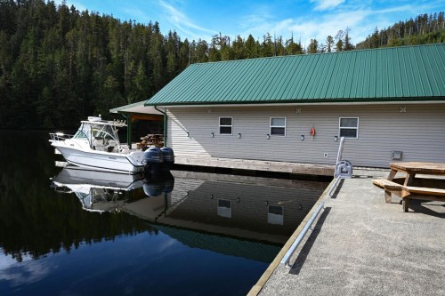 00 Tlupana Inlet, Gold River, BC 