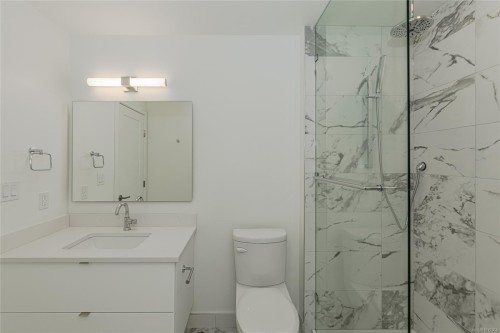 902-1628 Store St, Victoria, BC - Indoor Photo Showing Bathroom