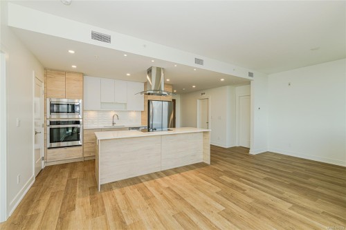 902-1628 Store St, Victoria, BC - Indoor Photo Showing Kitchen With Upgraded Kitchen