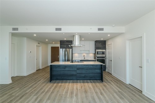 905-1628 Store St  Victoria, BC V8W 0H1