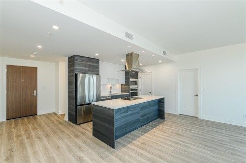 905-1628 Store St, Victoria, BC - Indoor Photo Showing Kitchen