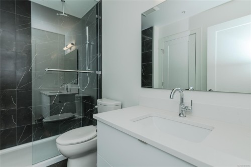 715-1628 Store St, Victoria, BC - Indoor Photo Showing Bathroom