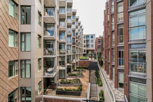 715-1628 Store St, Victoria, BC - Outdoor With Balcony With Facade