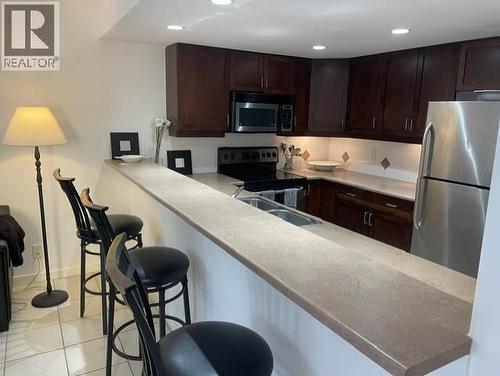 7600 Cottonwood Drive Unit# 64, Osoyoos, BC - Indoor Photo Showing Kitchen