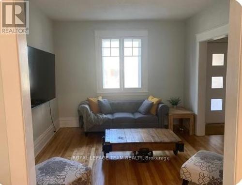 500 Parkdale Avenue, Ottawa, ON - Indoor Photo Showing Living Room