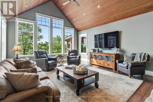 1143 Trillium Trail, Dysart Et Al (Dudley), ON - Indoor Photo Showing Living Room