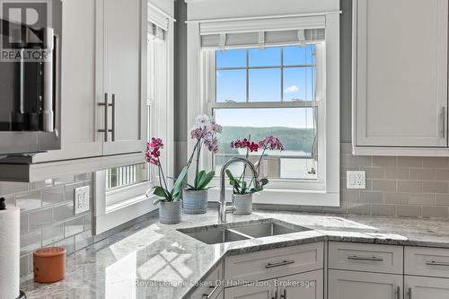 1143 Trillium Trail, Dysart Et Al (Dudley), ON - Indoor Photo Showing Kitchen With Double Sink