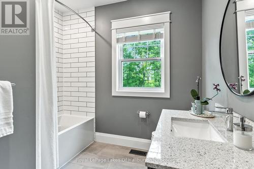 1143 Trillium Trail, Dysart Et Al (Dudley), ON - Indoor Photo Showing Bathroom
