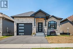 60 POTTER DRIVE  Loyalist (Odessa), ON K0H 2H0