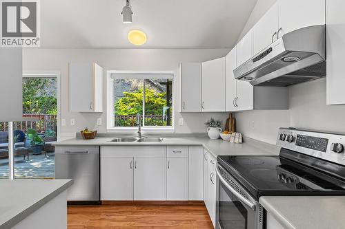 3334 Mcqueen Road, West Kelowna, BC - Indoor Photo Showing Kitchen With Double Sink